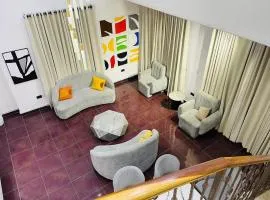 Luxury 2 Bedroom Apartment Modern Living