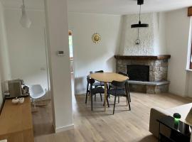 Designer apartment in Lanzada, Valmalenco, Hotel in Lanzada