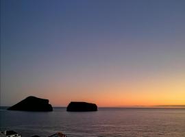 Breathe Nature - Beach House Azores, Hotel in Feteira