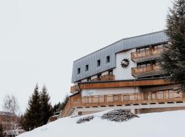 Village Vacances ATC Routes du Monde 3 Etoiles Saint-François-Longchamp, hotel i Saint-François-Longchamp