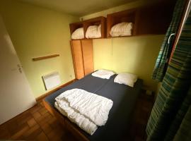 Le Renard - Oignies 50 โรงแรมในPetit Mesnil