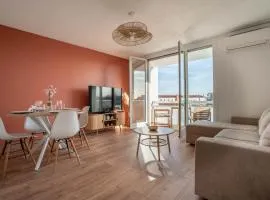 Le Jean Moulin T2 air-conditioned private parking balcony