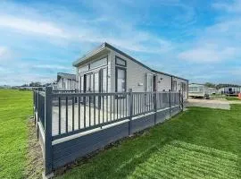 Stunning Caravan With Full Sea Views At Broadland Sands In Suffolk Ref 20236Bs