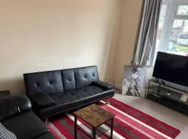 Tranquil Wolves Retreat with 4 Bedrooms