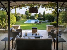 Mas De Rosemarie, hotel u gradu 'Joucas'