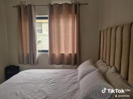 Cozy corner apartment, hotel a Lusaka