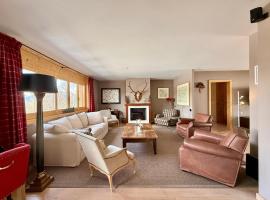 Le Chalet Marmotte - Family - By CosyHome, hotel a Nax