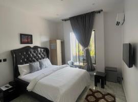 EBEKUO hotel, Hotel mit Whirlpools in Aja