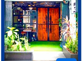 89 Bed & Studio Hostel, hotel a Godown