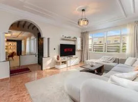 Calm & Spacious Villa - 5mn Walk to Beach - Work Friendly