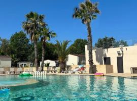 Camping Domaine du Golfe de St Tropez - Aquatique Vacances, khách sạn ở Grimaud