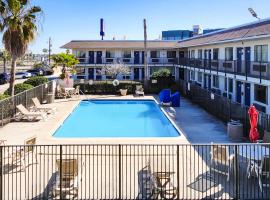 Motel 6-Galveston, TX, khách sạn ở Galveston