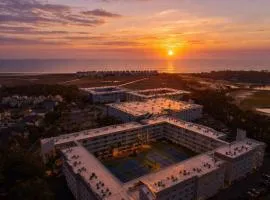 Resort Retreat - Multiple Pools - Beach Access
