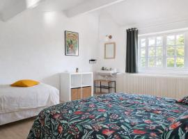 Near Nantes House in vineyards with Pool, hotel a Vertou