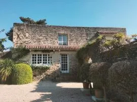 Near Nantes House in vineyards with Pool
