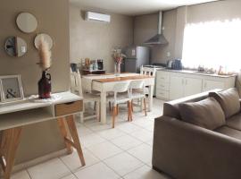 Departamento en Las Heras, hotelli kohteessa Las Heras