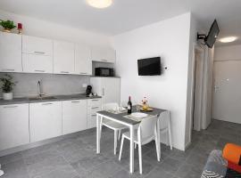 Modern Apartment near Sacro Cuore Hospital - Neɡrar, ξενοδοχείο σε Negrar