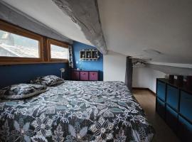 Maison dans village Tibétain - arrière pays nicois, hotel en Touët-sur-Var