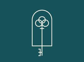 Hostel Plaza, אכסניה במנדוסה