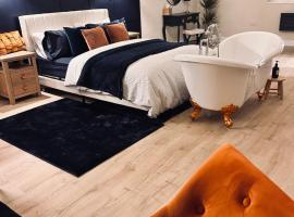 Luxury Romantic Bolt Hole, hotel 