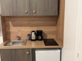 Appartement avec vue sur la ville, Hotel in Malesherbes