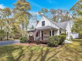 Jenkins Pond Beach Access with BBall Hoop & Grill, Bright Cape Cod Retreat near Jenkins Pond in Falmouth - Parking, Modern Retreat with Outdoor Space, 24 Hour Hospitality