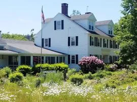 Manor House on Conary Cove, Literally Surrounded by Water!!