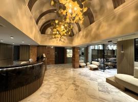 Golden Star City Resort, hotel s v&iacute;rivkou v Perei