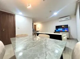 Deluxe Apartment with City Views