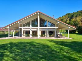 Chalet Bien Etre - 150m² - Avec Sauna & Balnéo - Les 4 saisons - Lac de Chalain, ξενοδοχείο σε Marigny