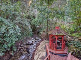 Creekside Gazebo • Fire Pit + BBQ Garden, hotel din Boulder Creek