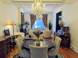 Luxury duplex in 1880s brownstone w private garden, hotel a Brooklyn