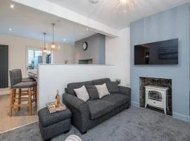 Townhouse by the sea - Y Felinheli