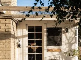 Sprawling Dark Sky Garden Retreat 3BR Sleeps 8