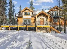 Spacious 5BR American Way Chalet in Breckenridge with mountain views!