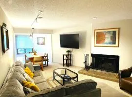 Vail 2BR Home Hot Tub 5 Minutes to Slopes