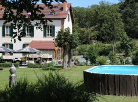 Renard et l'abeille, hôtel à Chalmoux