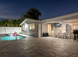 Home With Heated Pool Near Beaches