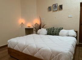 Yugm Homes Rishikesh, hotel u gradu 'Narendranagar'