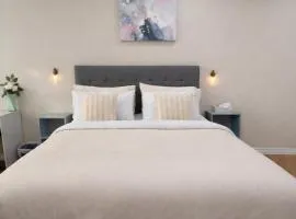 Vita House - Rogers Stadium and Yorkdale Mall Toronto - quiet and cozy bedrooms