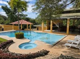 SJO airport eco-Escape, Villa jr 2 & Pool