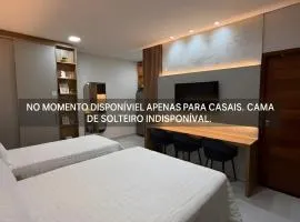 Seu refúgio a 50m da praia, Piscina e mar