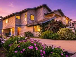 Spacious 3BR Home with Hot Tub & Private Yard