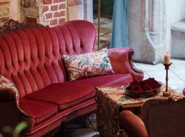 Hotel Zameczek, хотел в Książ Wielki