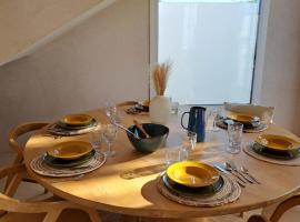 Villa Face a l'océan- Havre de paix & grand confort avec piscine à TOUBAB DIALAW, hótel í Rufisque