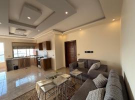 شقة للإيجار في راس منيف - عجلون, hotelli Ajlounissa