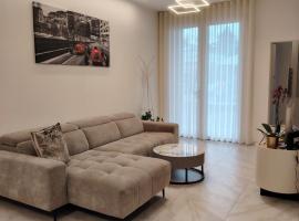 Holiday Home Varese- Family & Group stay with private parking – hotel w mieście Varese