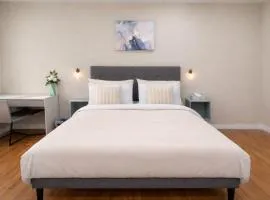 Vita House - Rogers Stadium and Yorkdale Mall Toronto - quiet and cozy bedrooms