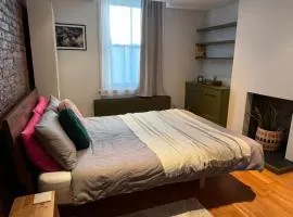 Quiet & Relaxed Guest Room in London