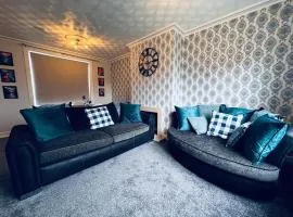 The Castleton Haven - 3 Bed Luxury Home